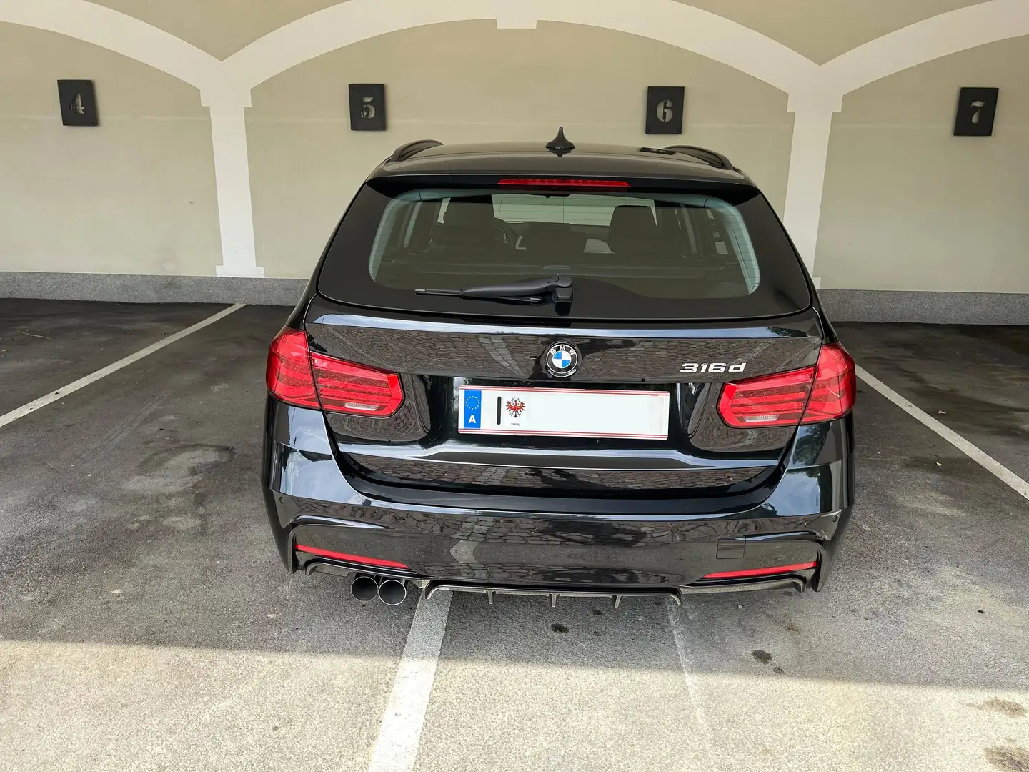 BMW 316 316d Touring Aut. Advantage Schwarz - 2