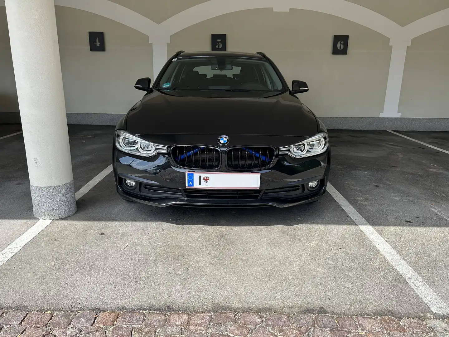 BMW 316 316d Touring Aut. Advantage Schwarz - 1