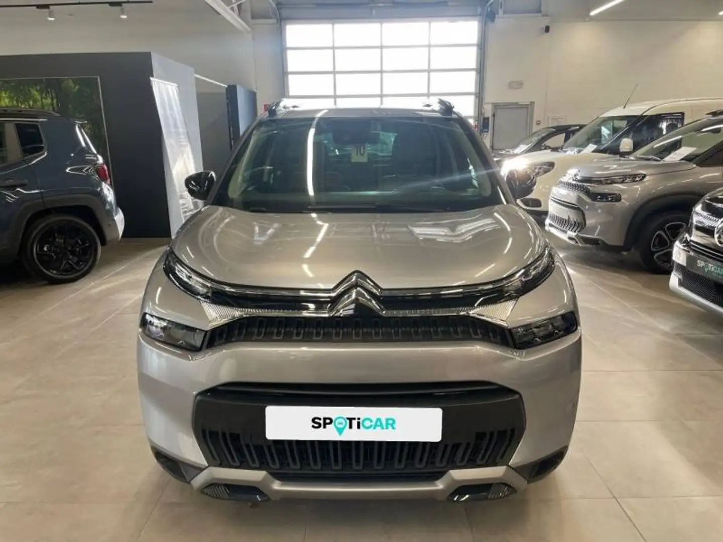 Citroen C3 Aircross 1 1.2 PureTech 130 S&S EAT6 Shine Grijs - 2