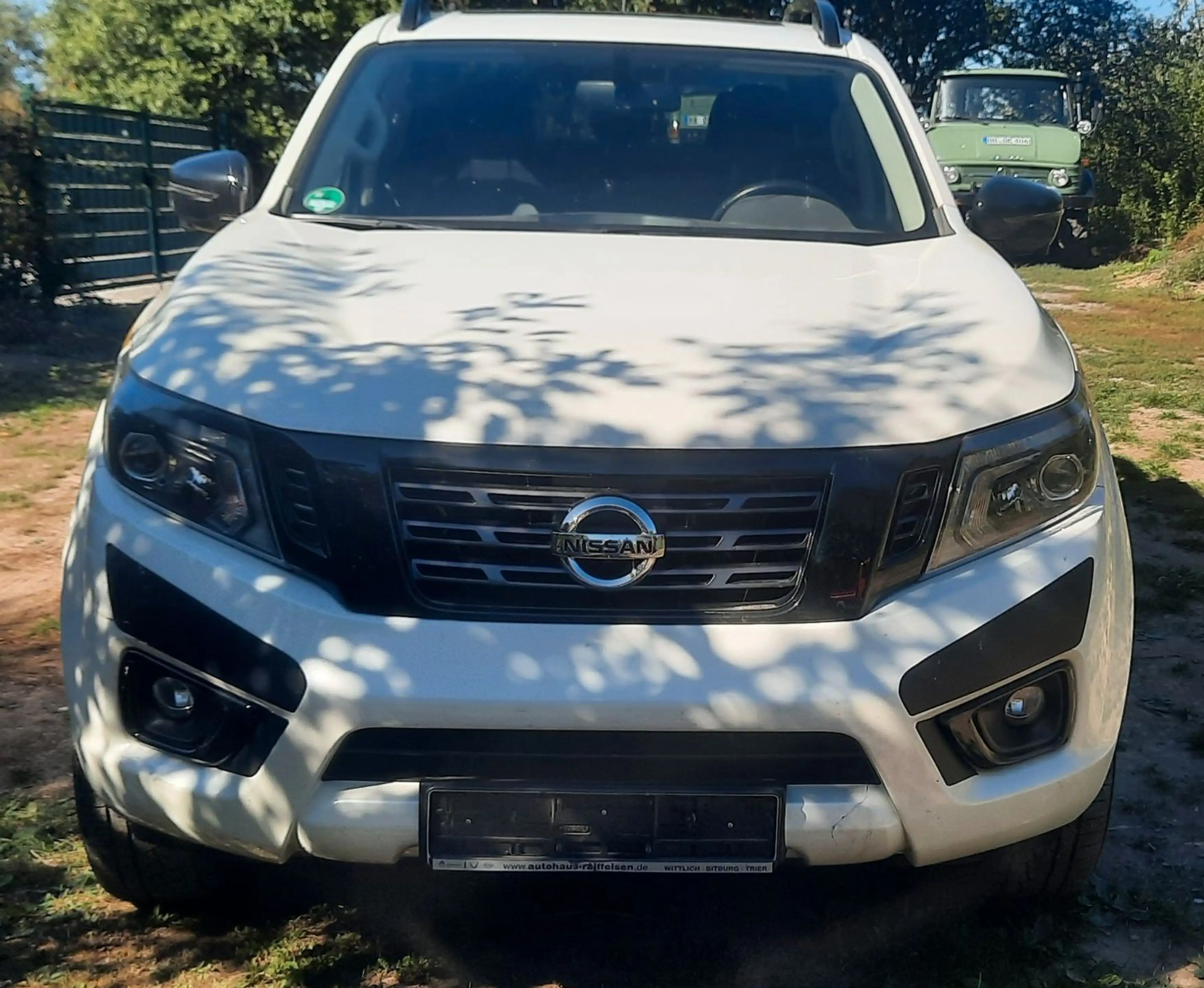 Nissan Navara NP300 N-Guard Double Cab 4x4 AHK — photo 2