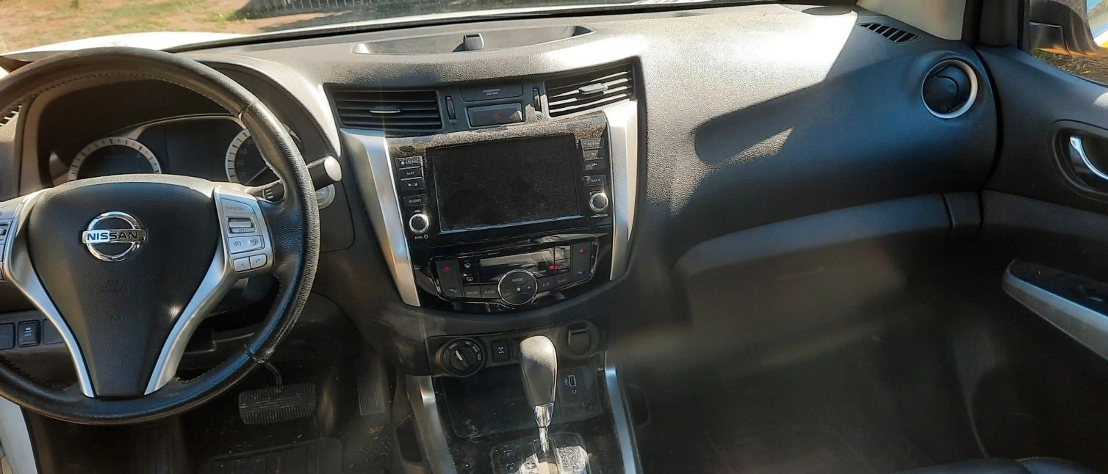 Nissan Navara NP300 N-Guard Double Cab 4x4 AHK — photo 12