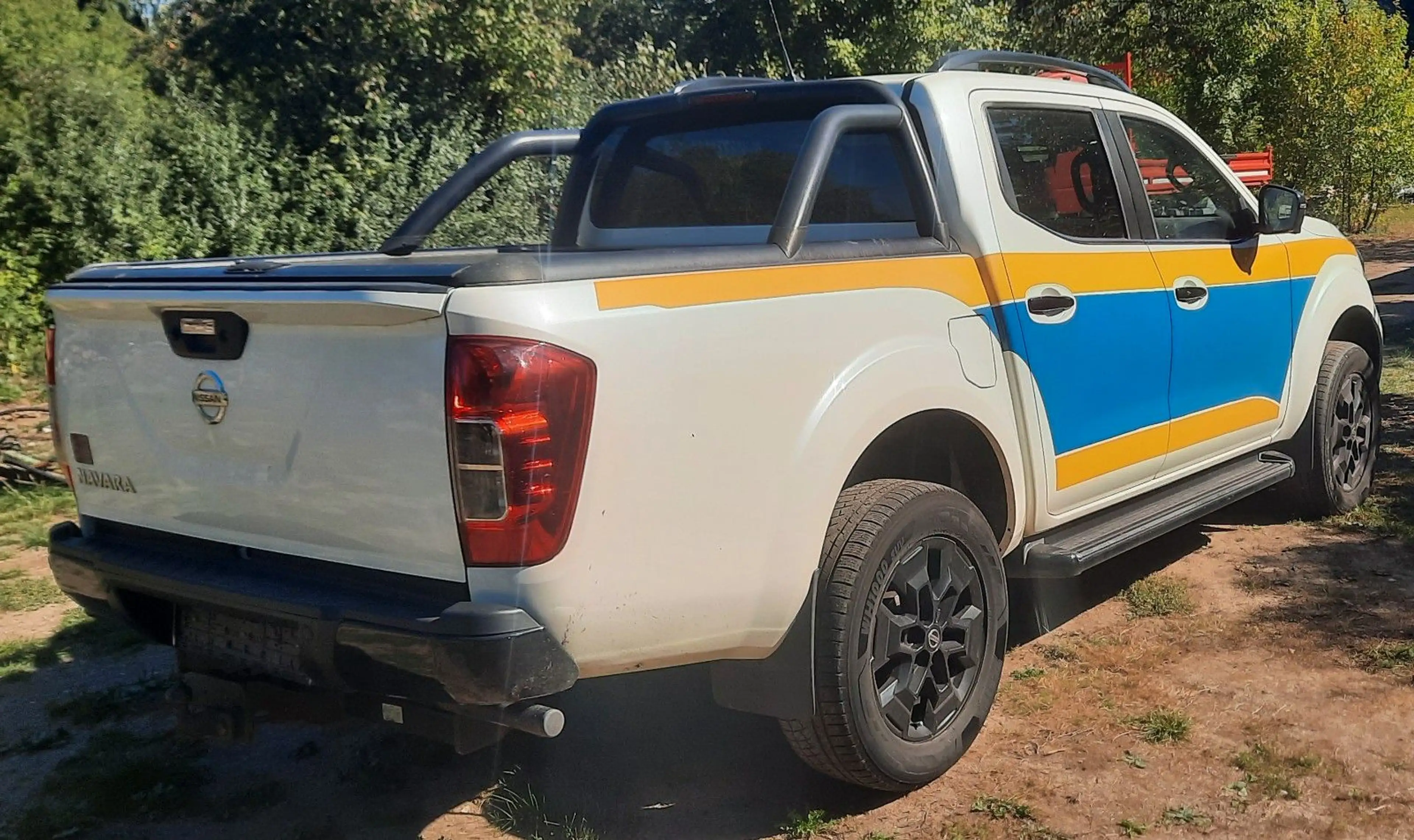 Nissan Navara NP300 N-Guard Double Cab 4x4 AHK — photo 7
