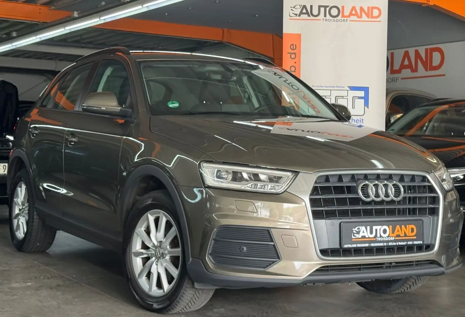 Audi Q3 *LED*NAVI*SHZG*TEMPO*PDC*AHK*KEYLESS* Braun - 1