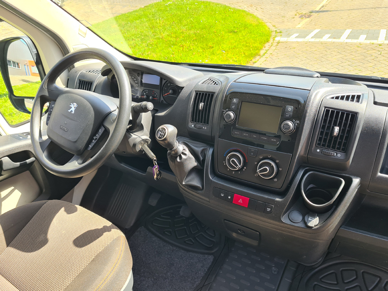Peugeot Boxer 335 2.0 BlueHDI L2H2 Premium 130PK /Trekhaak/Parke — photo 4