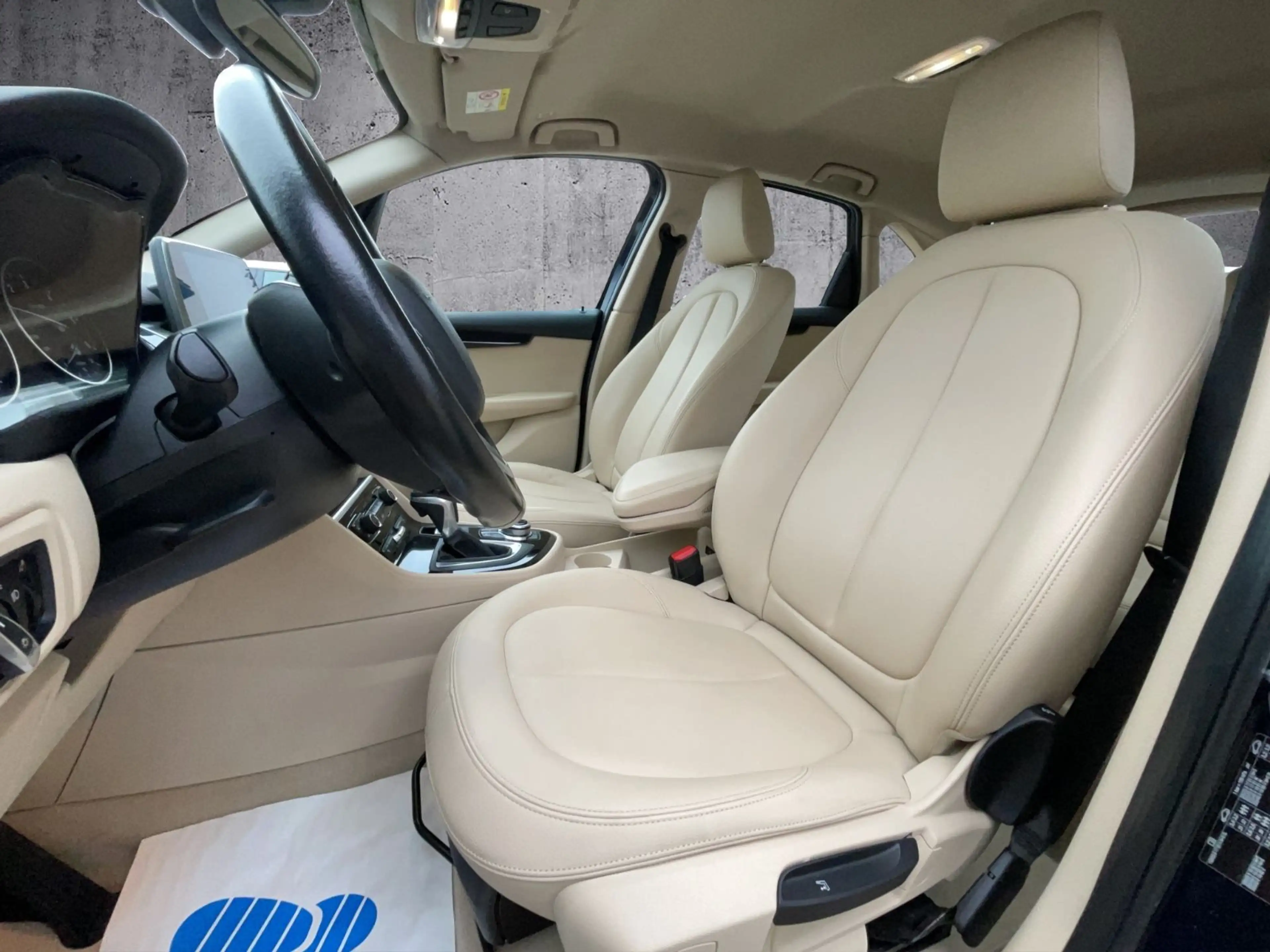 BMW 216 d Active Tourer 216 d Automatik*NAVI*LED*PDC — photo 10