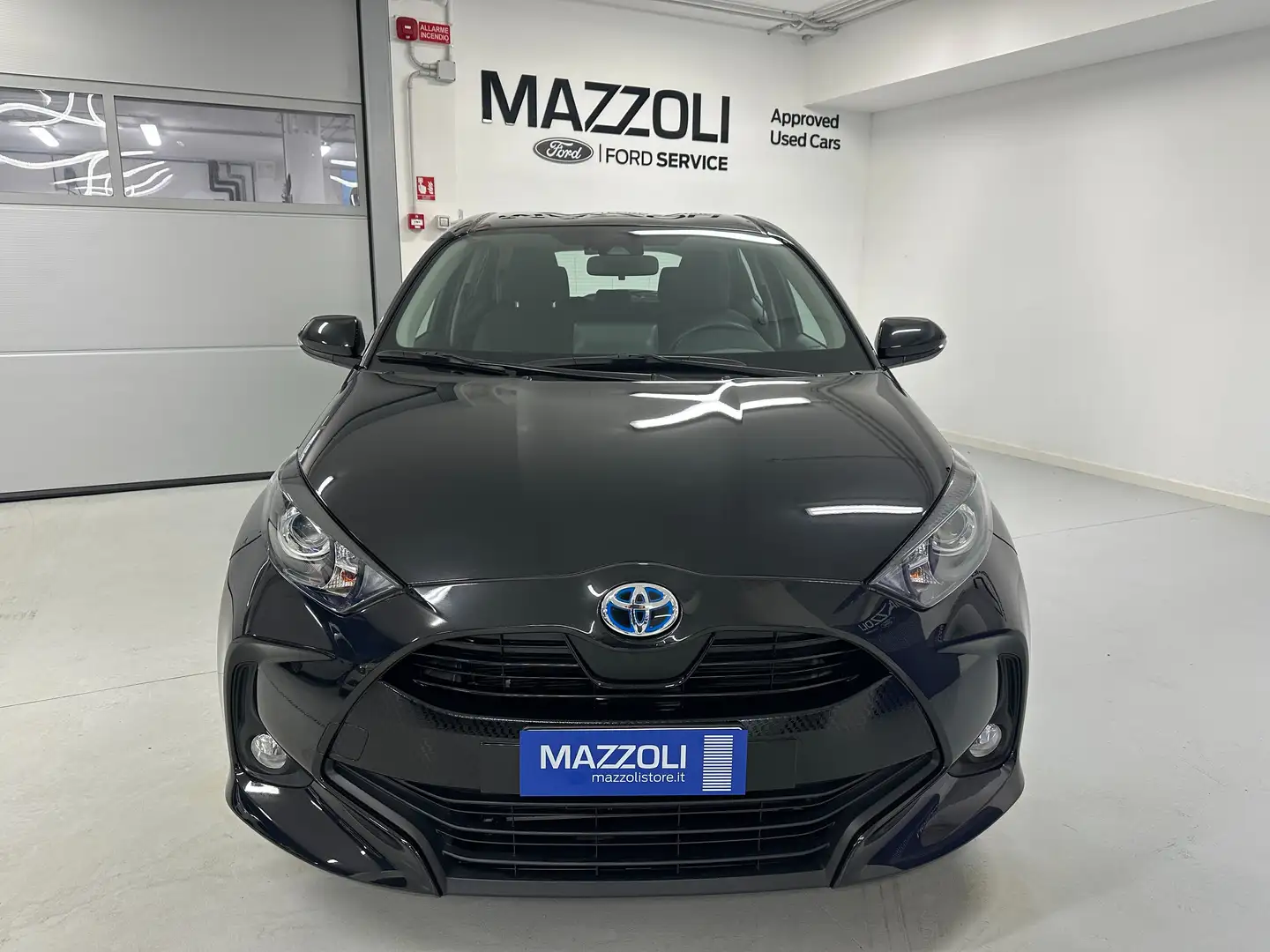 Toyota Yaris 1.5h Active Nero - 2
