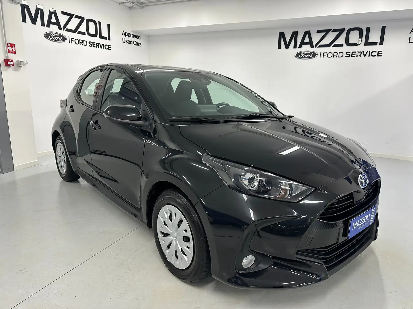 Toyota Yaris 1.5h Active Nero - 1