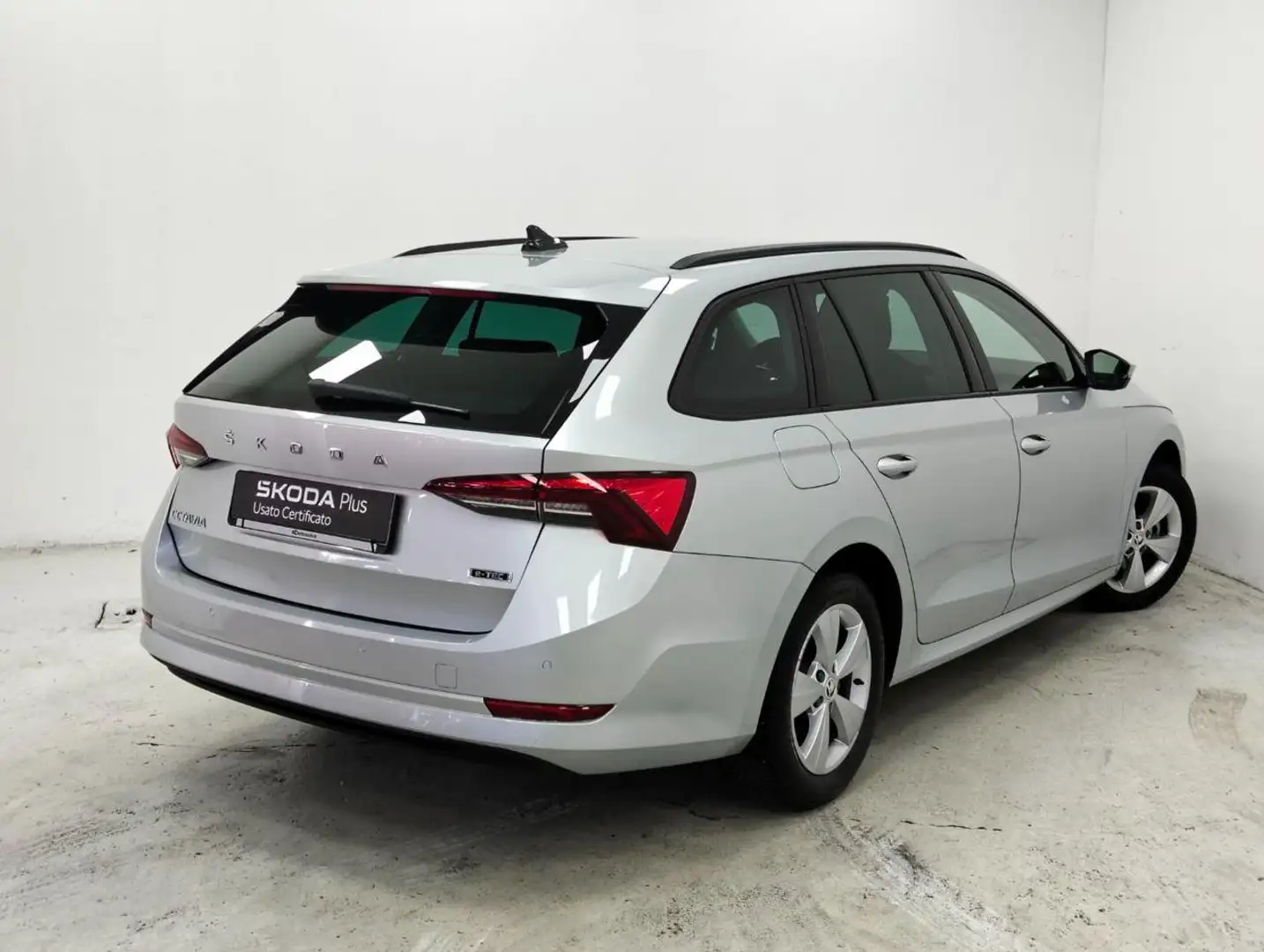 Skoda Octavia 1.5 e-TEC DSG Wagon Executive Argento - 2