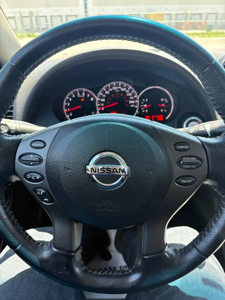Nissan Altima снимка Nissan Altima