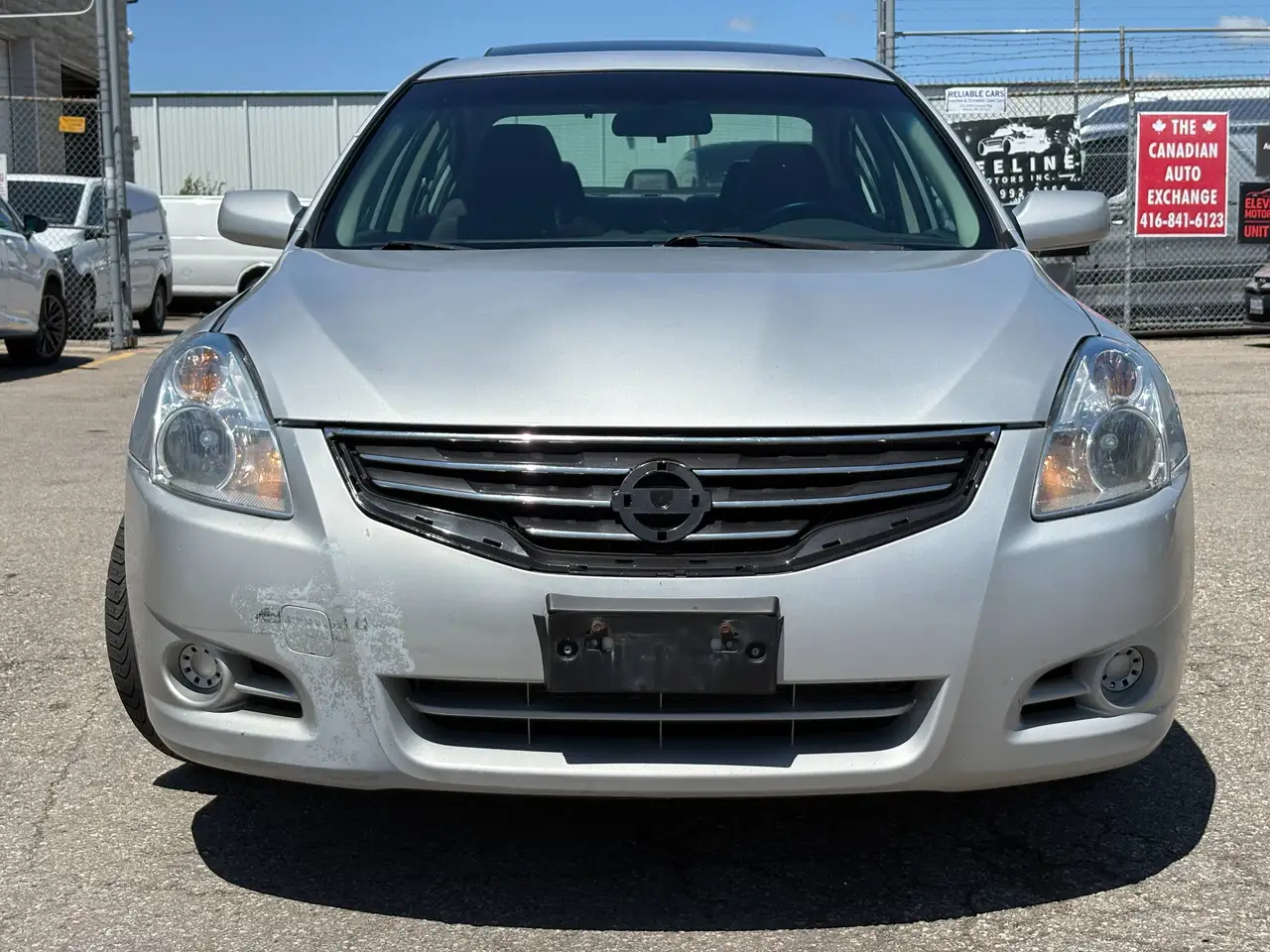 Nissan Altima снимка Nissan Altima