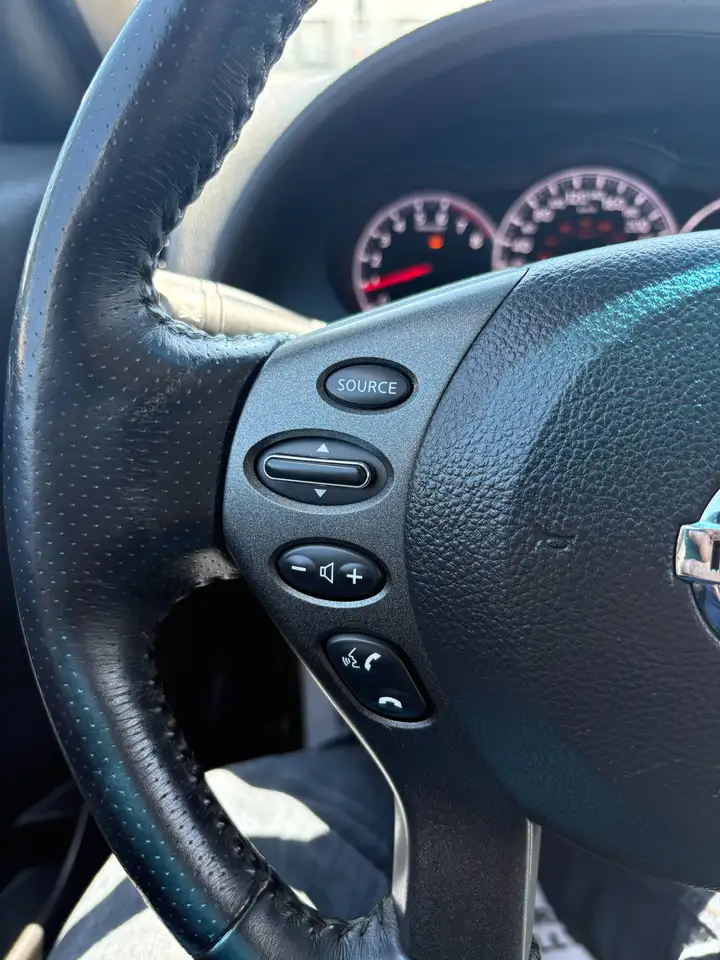 Nissan Altima снимка Nissan Altima