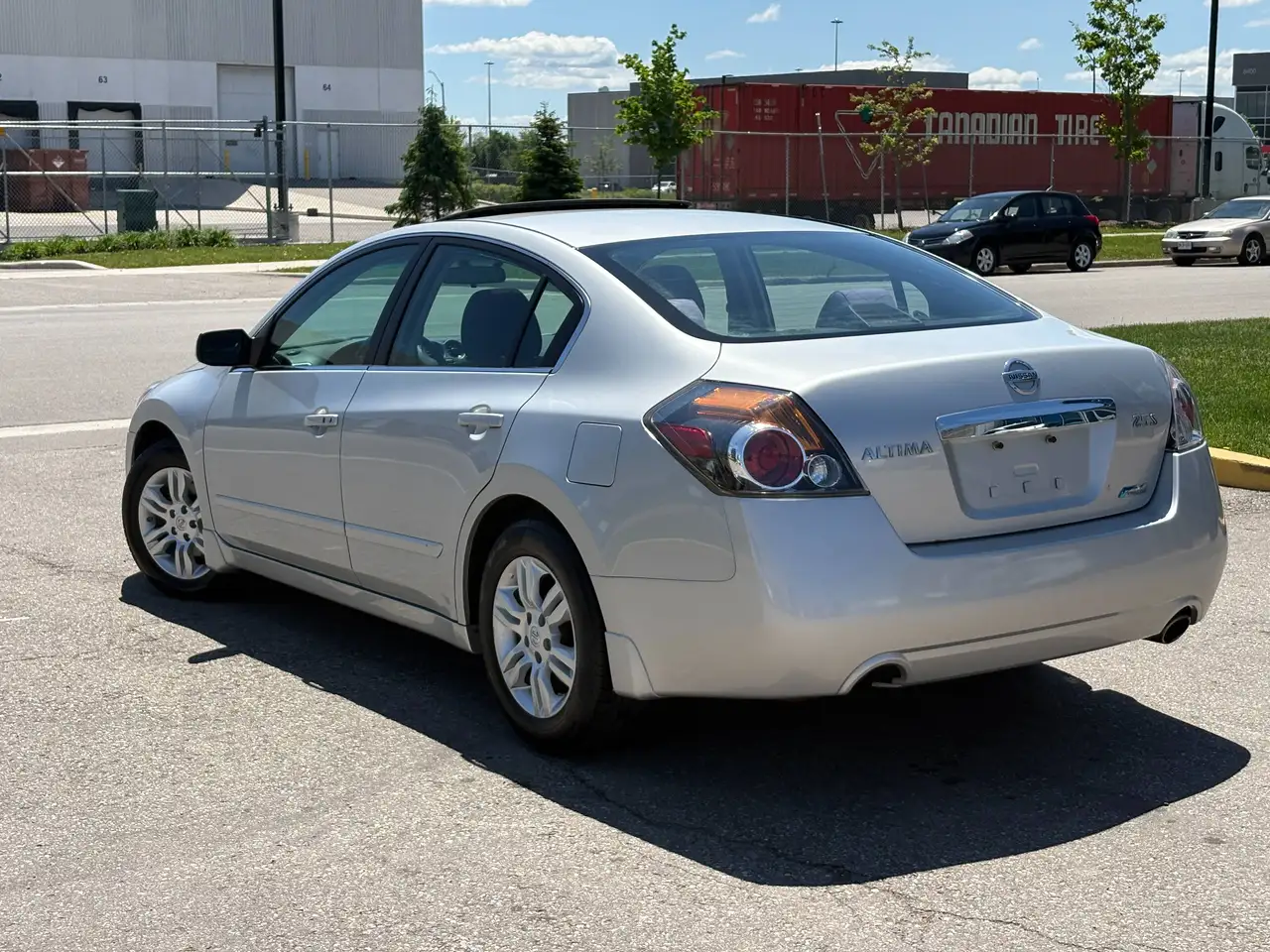 Nissan Altima снимка Nissan Altima