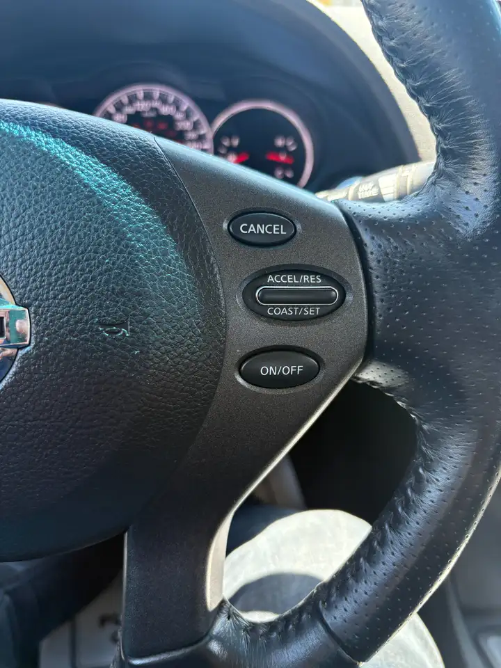 Nissan Altima снимка Nissan Altima