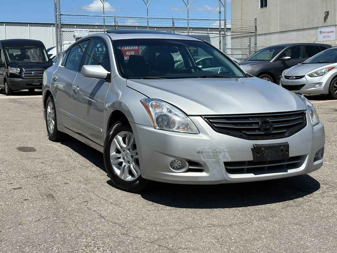 Nissan Altima снимка Nissan Altima