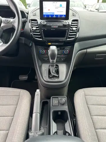 Ford Grand Tourneo Connect view 15