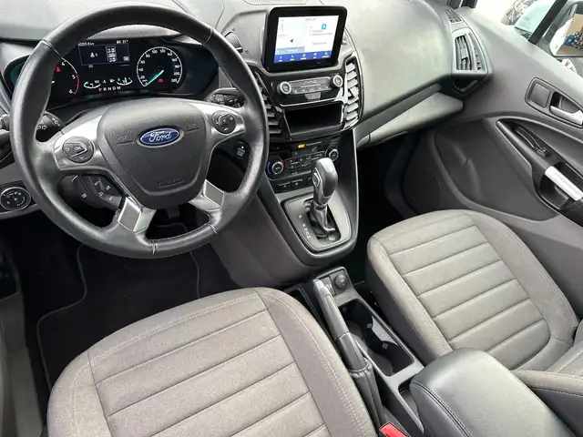 Ford Grand Tourneo Connect view 9