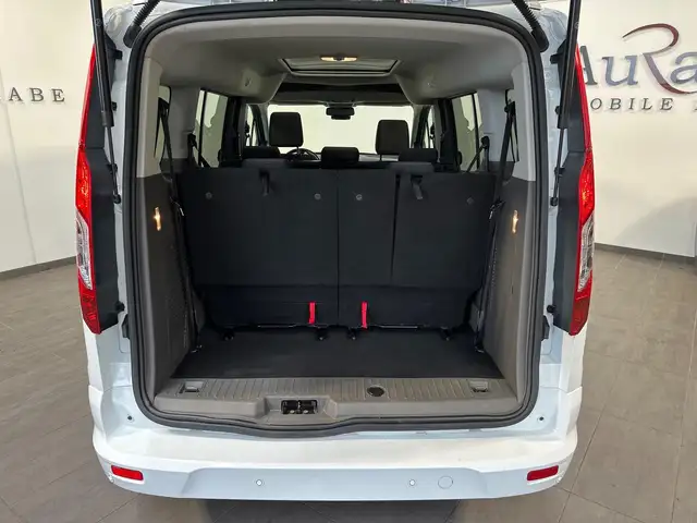 Ford Grand Tourneo Connect view 8
