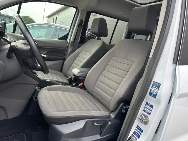 Ford Grand Tourneo Connect view 10