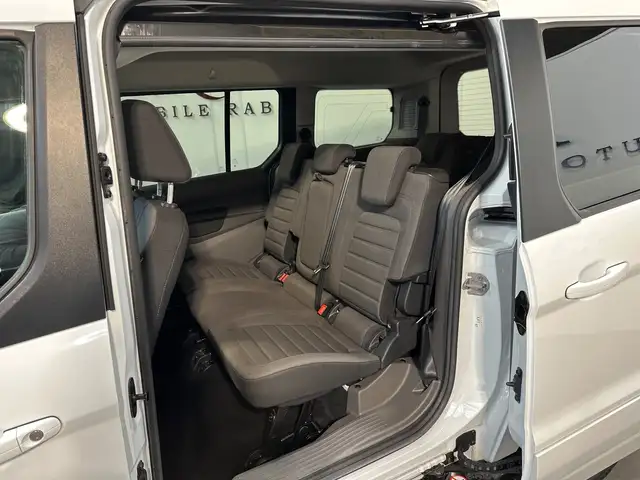 Ford Grand Tourneo Connect view 11