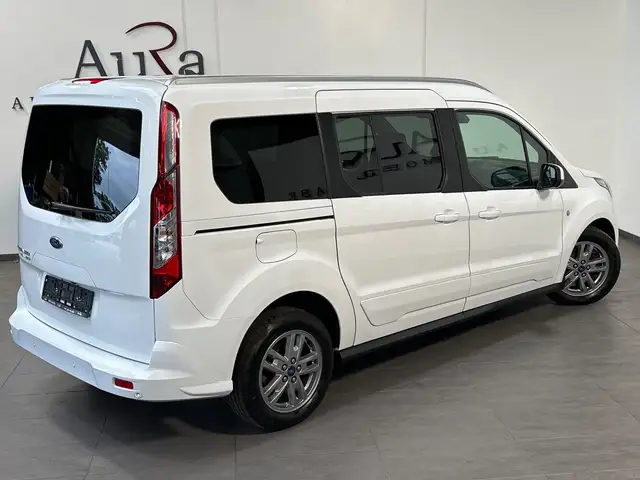 Ford Grand Tourneo Connect view 5