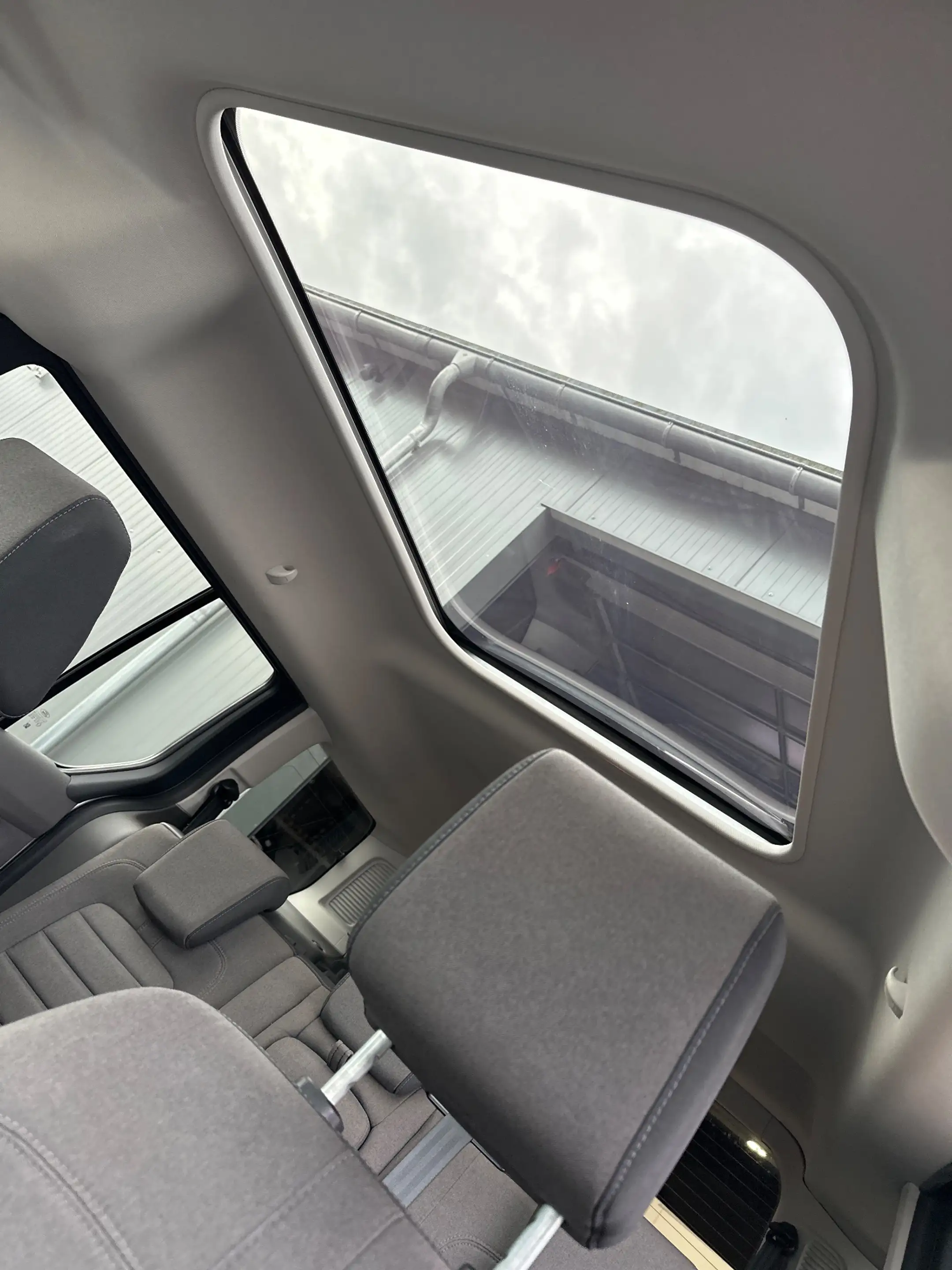 Ford Grand Tourneo Connect 1.5 Aut. Titanium 7-Sitzer NAV+PANO+KAM — photo 12
