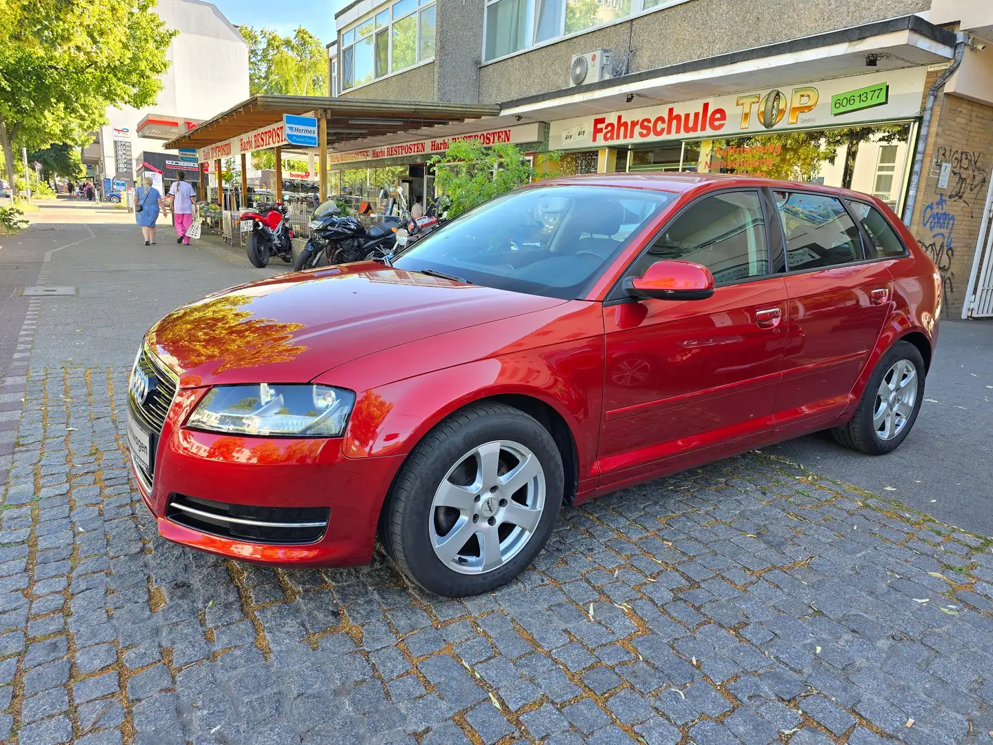 Audi A3 1.4 TFSI Attraction/1.Hand/Scheckheft/Klimaautomat Rot - 2