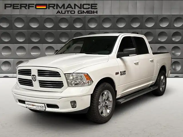 Dodge RAM 5,7 Hemi Crew Cab Kamera PDC