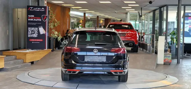 Volkswagen Passat view 8