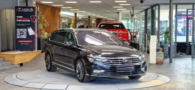 Volkswagen Passat view 3