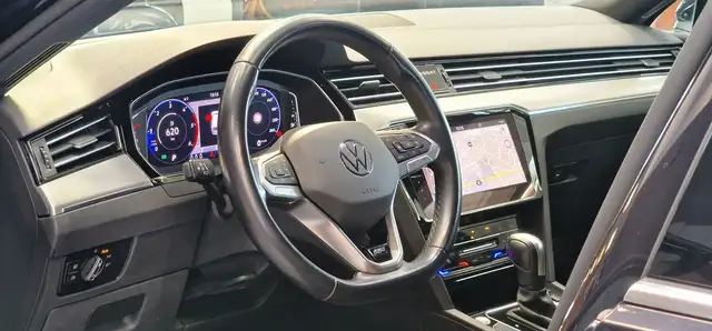 Volkswagen Passat view 12