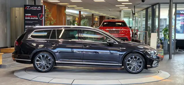 Volkswagen Passat view 5