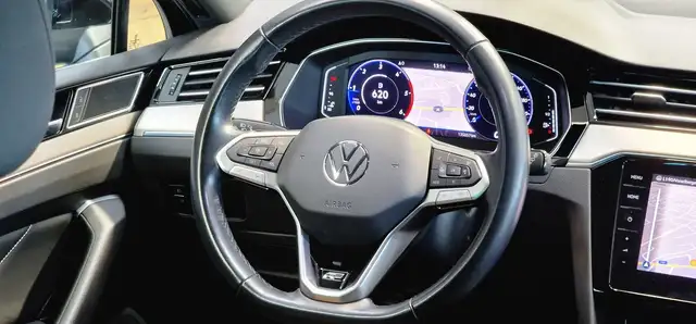 Volkswagen Passat view 13