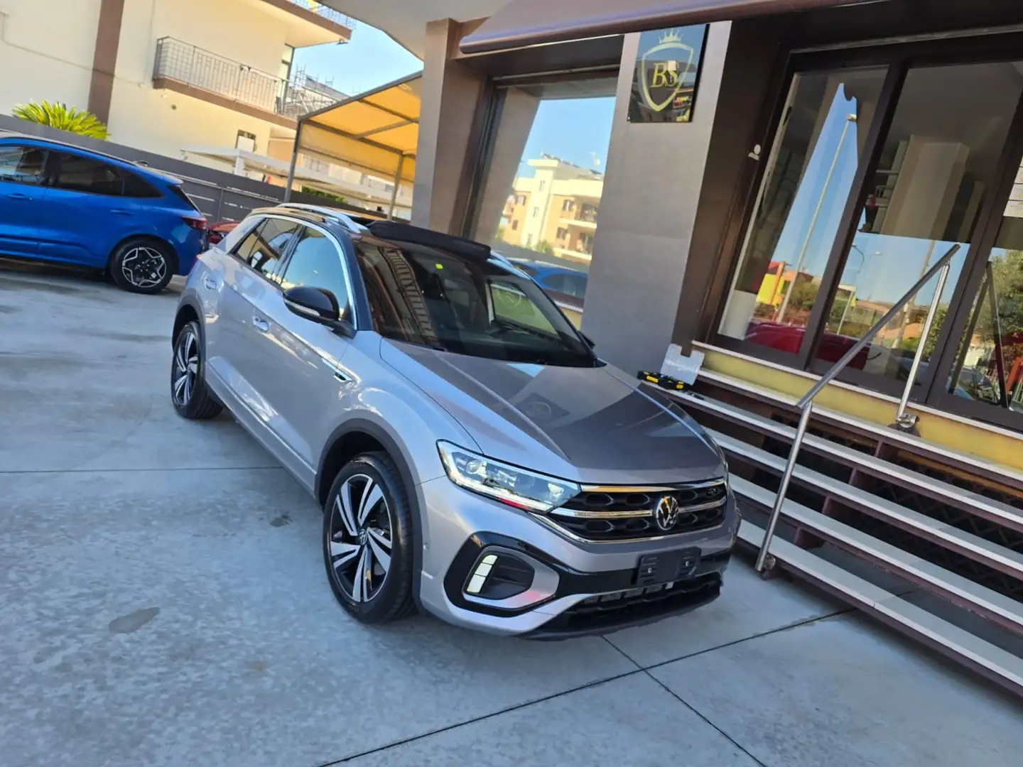 Volkswagen T-Roc T-Roc 2.0 tdi R-Line 4motion 150cv dsg Gris - 2