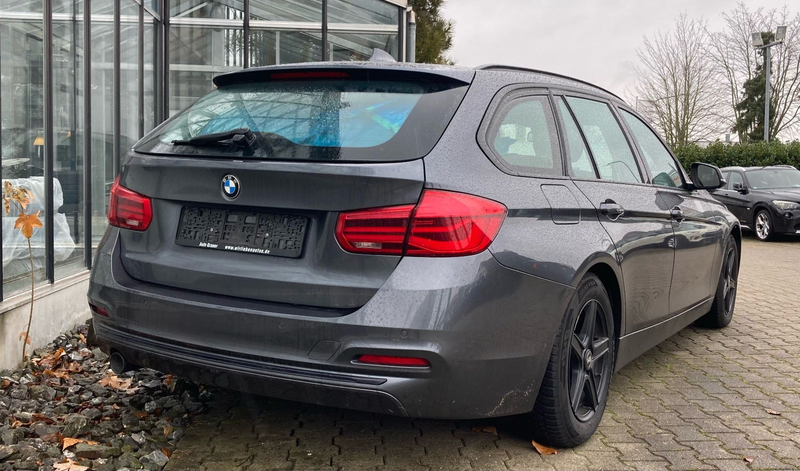 BMW 318 d Touring Sport Line Automatik Navi Alu PDC — photo 12