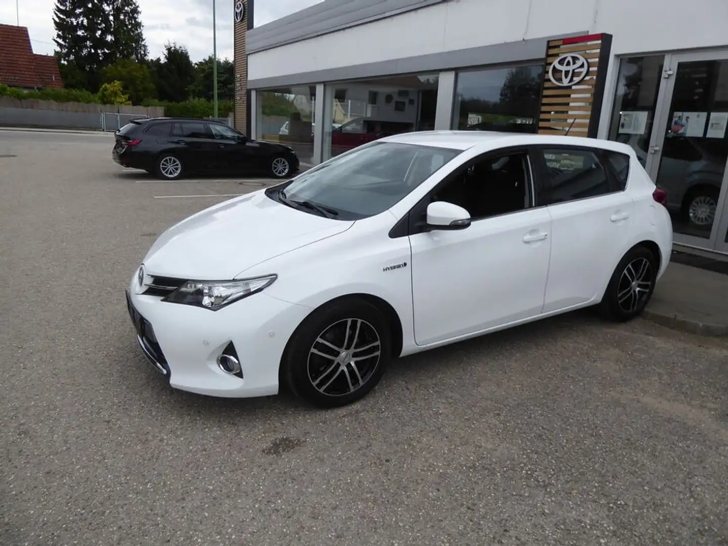 Toyota Auris 1,8 VVT-i Hybrid Active Weiß - 2