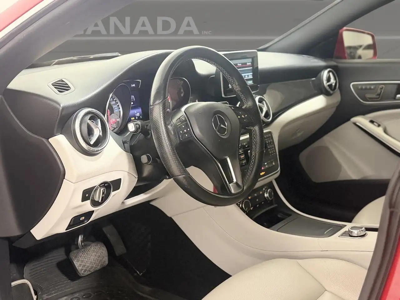 Mercedes-Benz CLA снимка Mercedes-Benz CLA