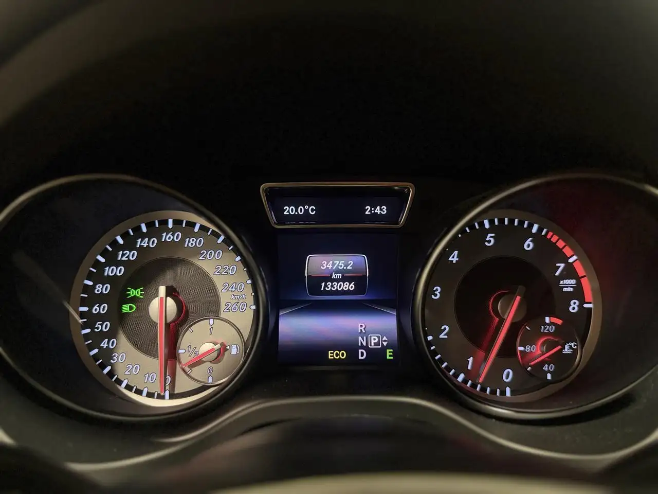 Mercedes-Benz CLA снимка Mercedes-Benz CLA