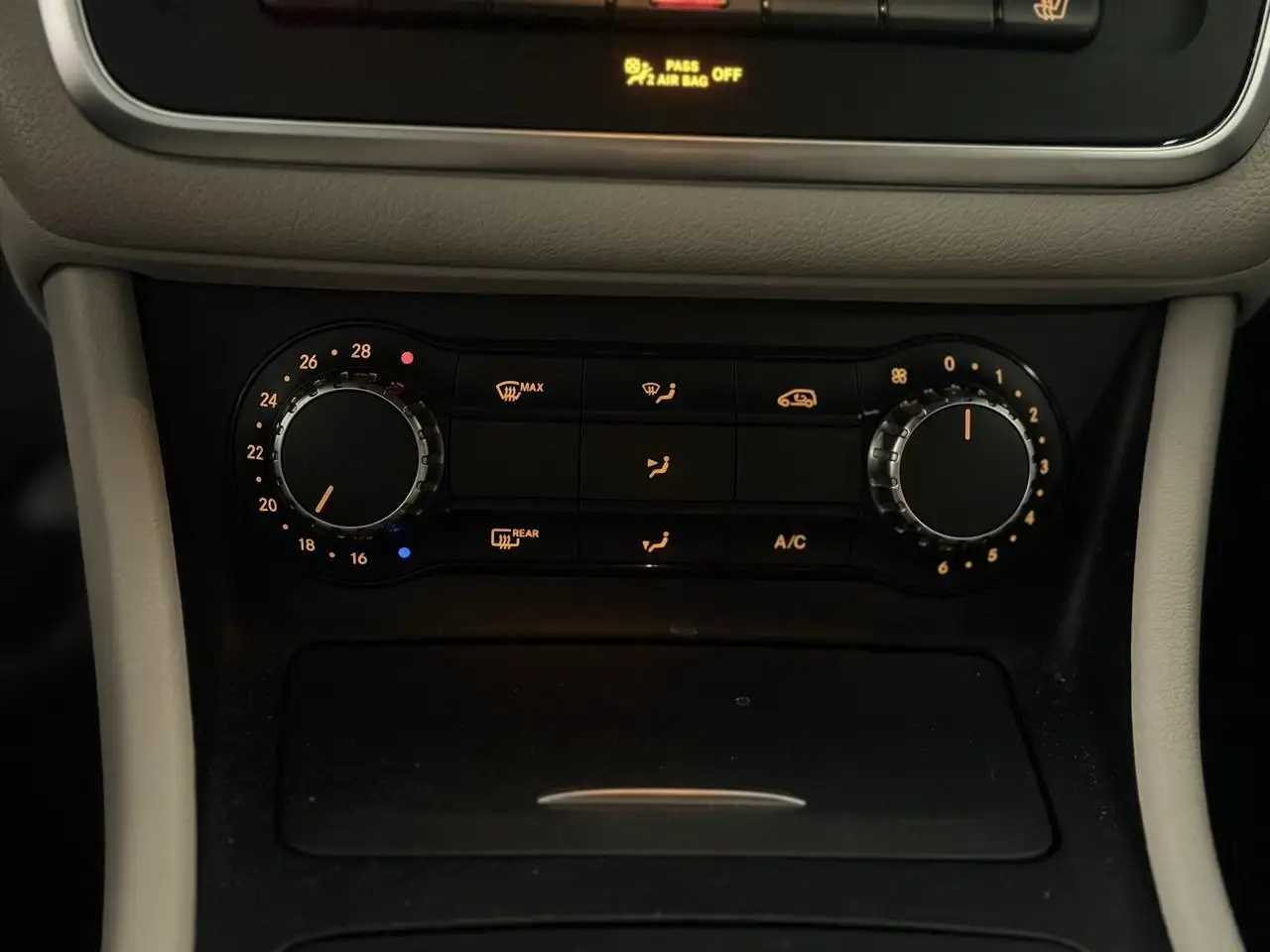 Mercedes-Benz CLA снимка Mercedes-Benz CLA