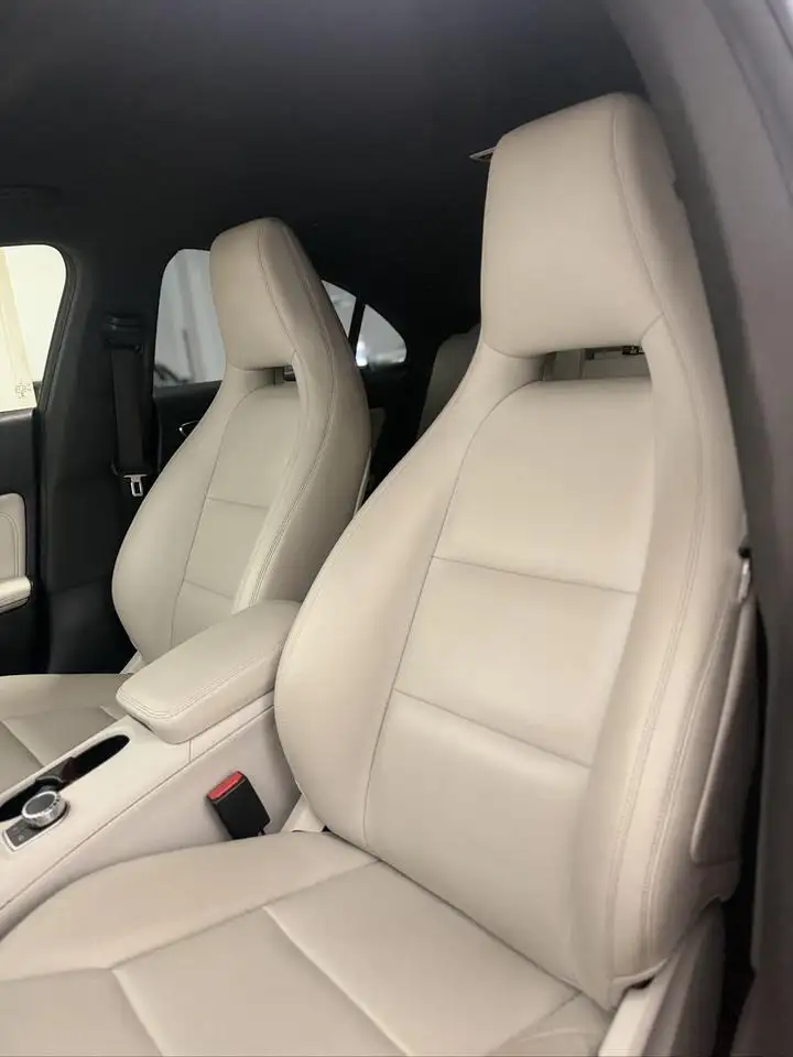Mercedes-Benz CLA снимка Mercedes-Benz CLA