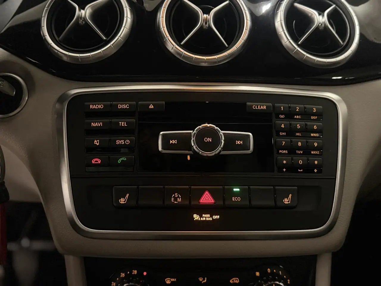 Mercedes-Benz CLA снимка Mercedes-Benz CLA