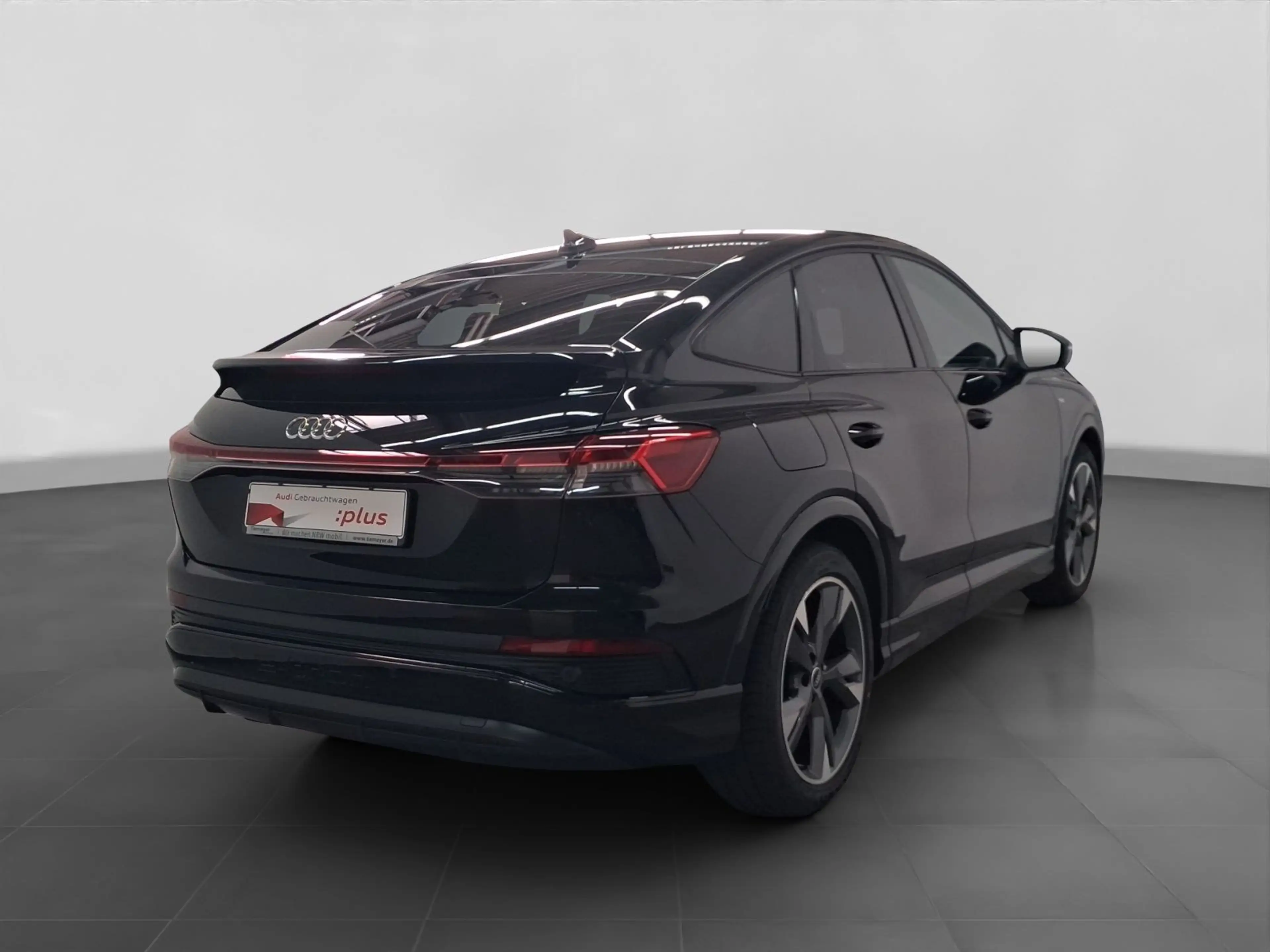 Audi Q4 e-tron Sportback 35 2x S LINE MATRIX NAVI+ — photo 3