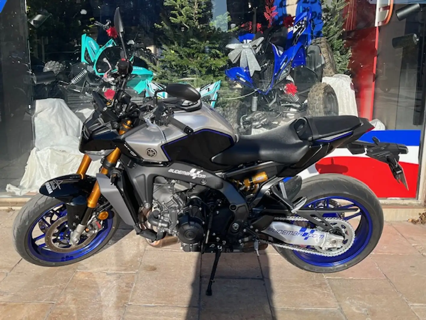 Yamaha MT-09 Bleu - 2