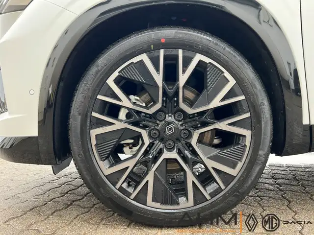 Renault Austral view 8