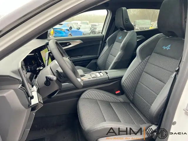 Renault Austral view 11