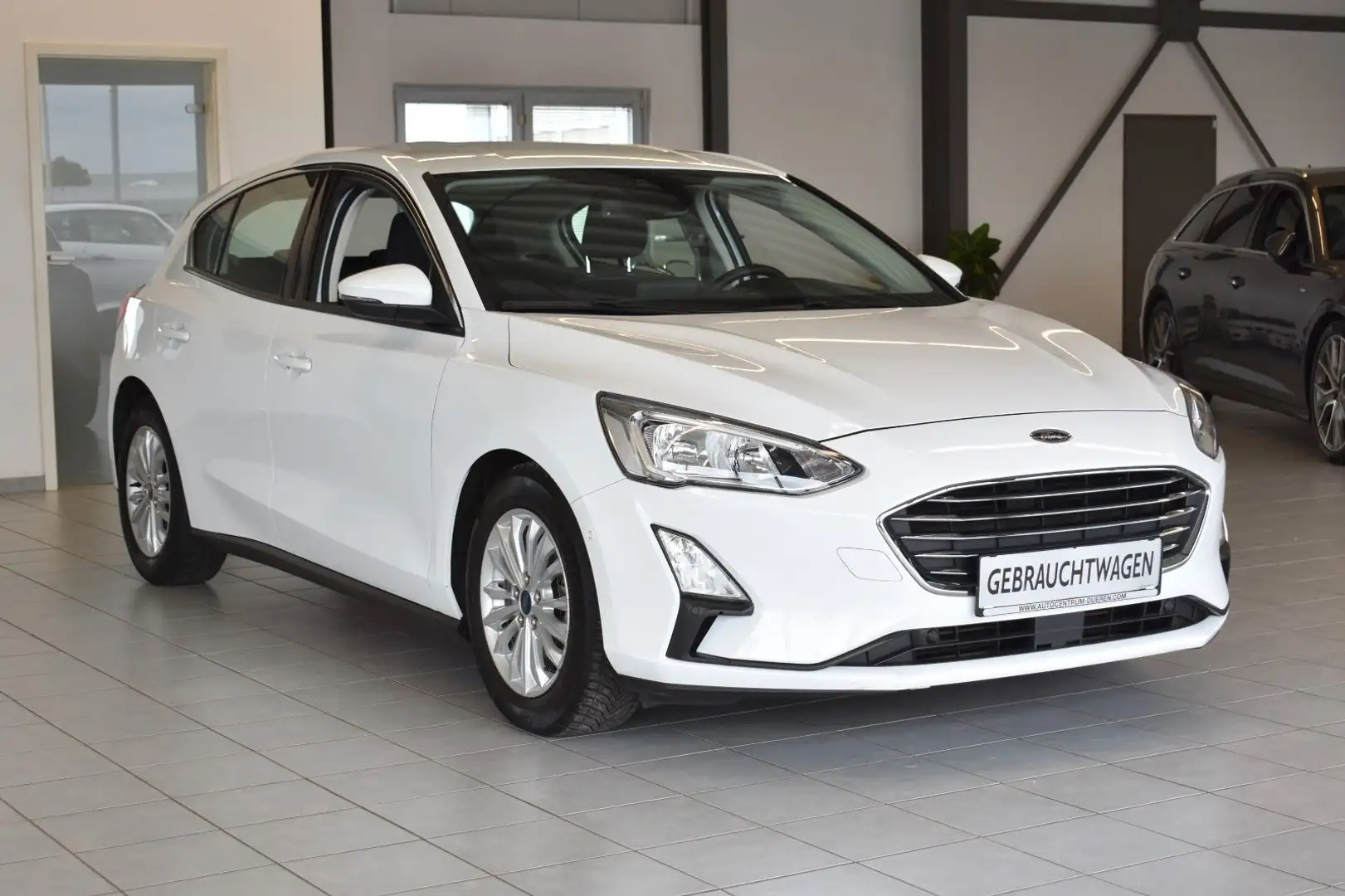 Ford Focus Lim. Titanium AUT./NAVI/APP-CONNECT/1.HAND Weiß - 1