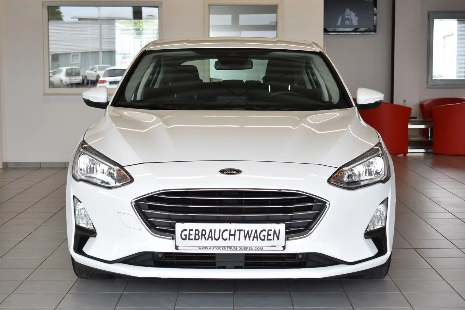 Ford Focus Lim. Titanium AUT./NAVI/APP-CONNECT/1.HAND Weiß - 2
