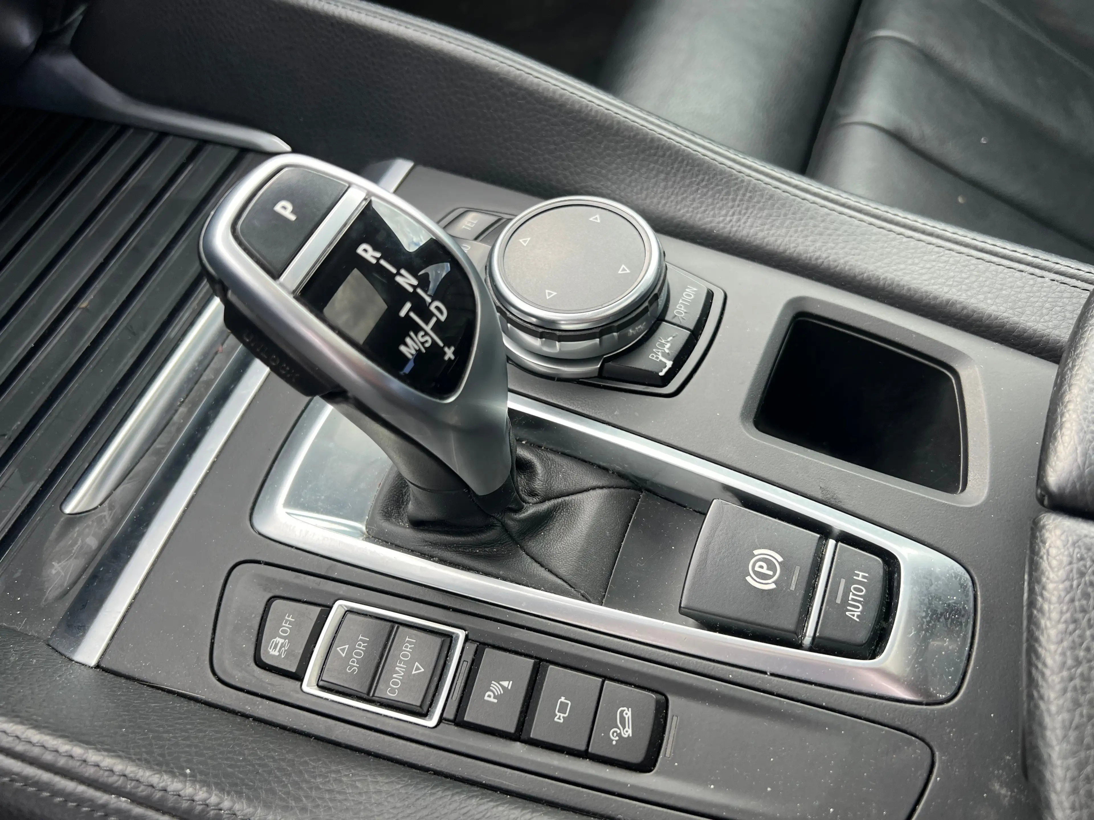 BMW X6 xDrive 40 d — photo 13