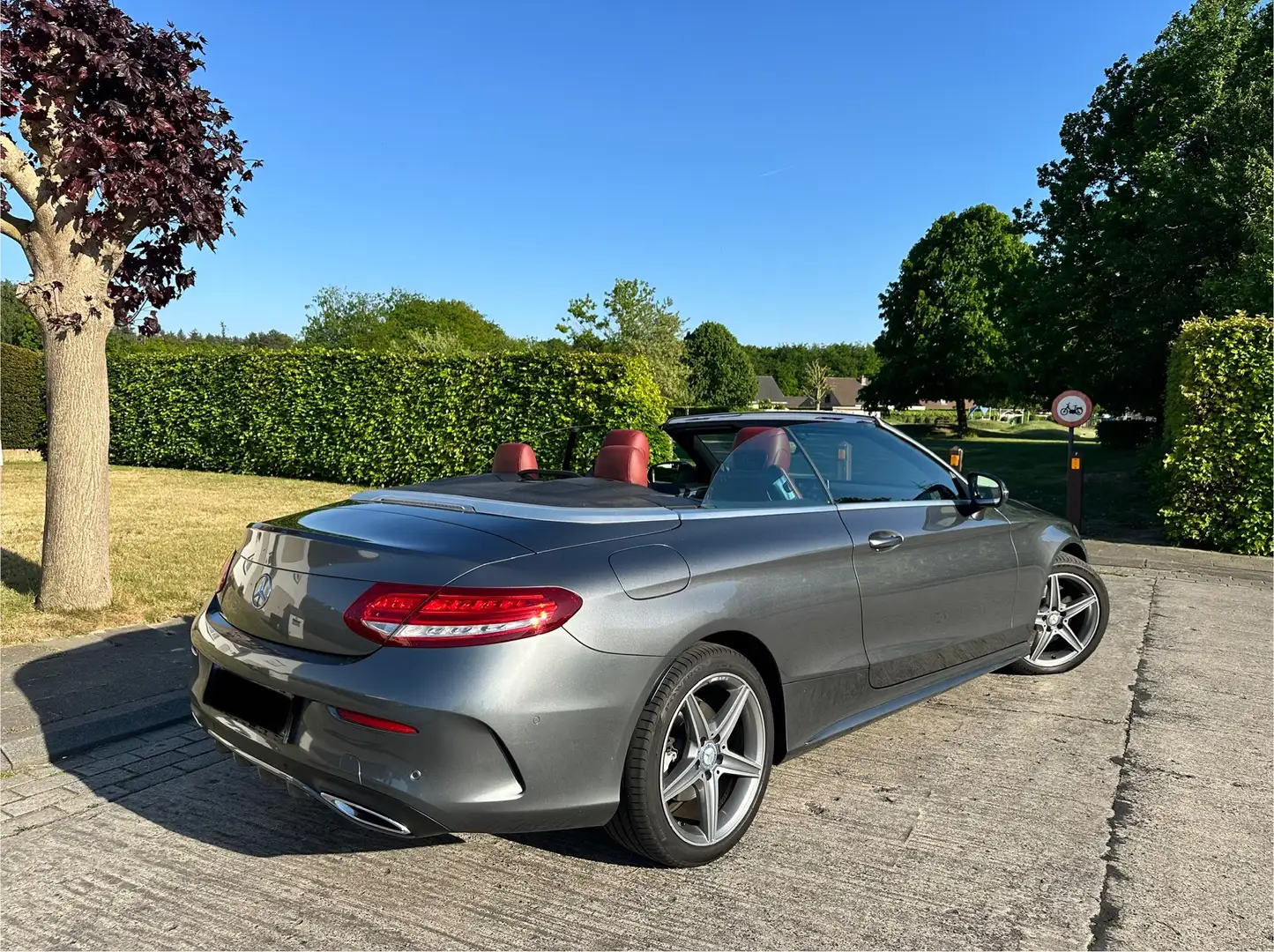 Mercedes-Benz C 250 d Cabrio 9G-TRONIC AMG Line - 2