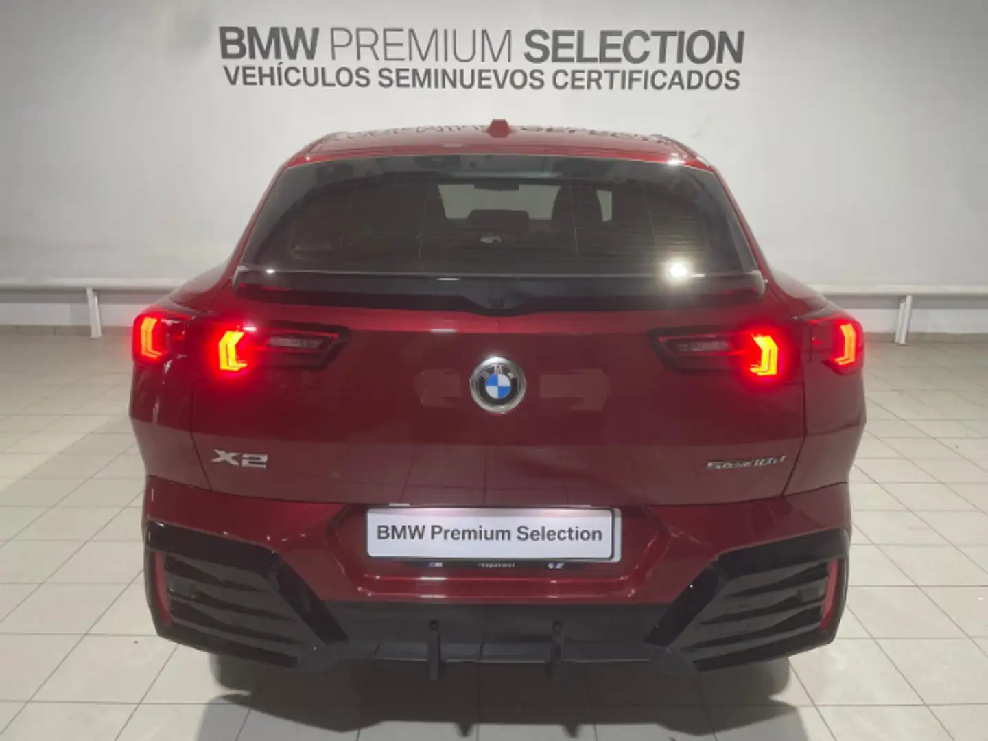 BMW X2 sDrive 18dA Rojo - 2