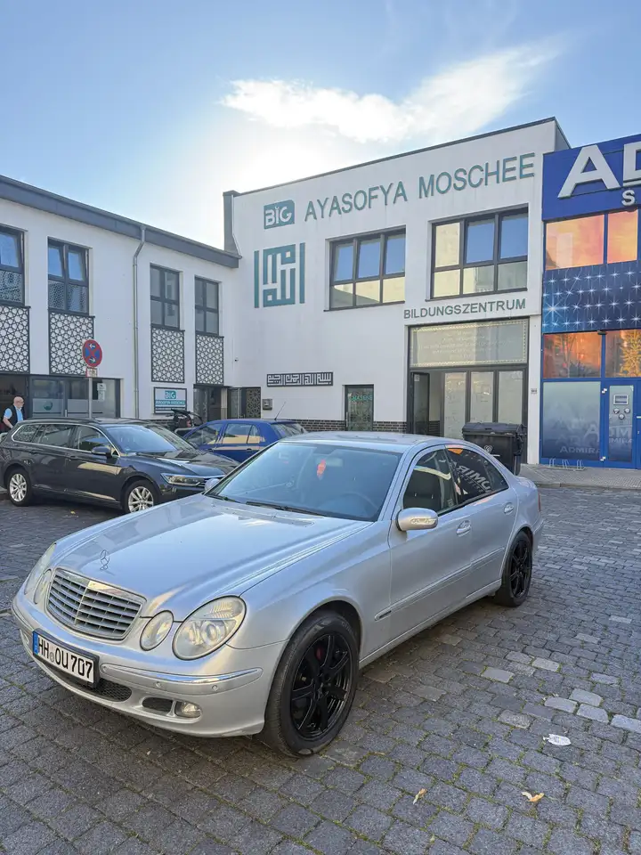 Mercedes-Benz E 220
